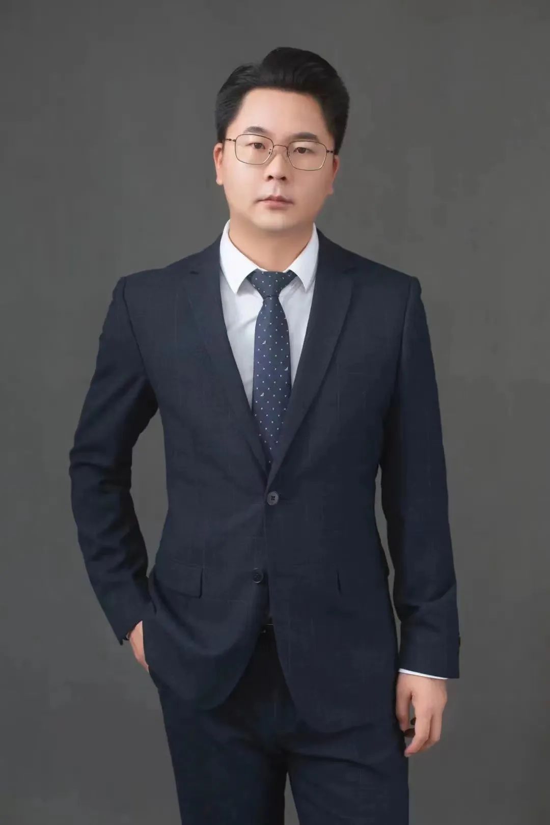DƬ